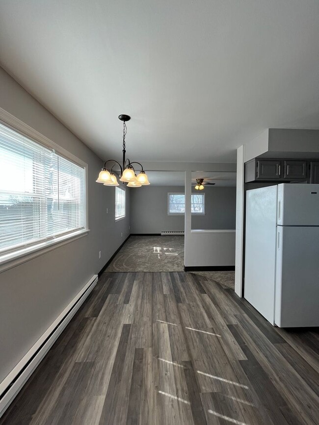 Foto del edificio - Spacious, bright and newly renovated 2nd-floor apartment available in Bath