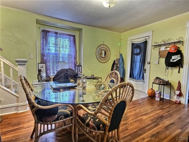 Foto del edificio - 213 Foster Ave