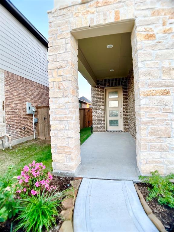 Building Photo - 24231 Cedar Colony Dr