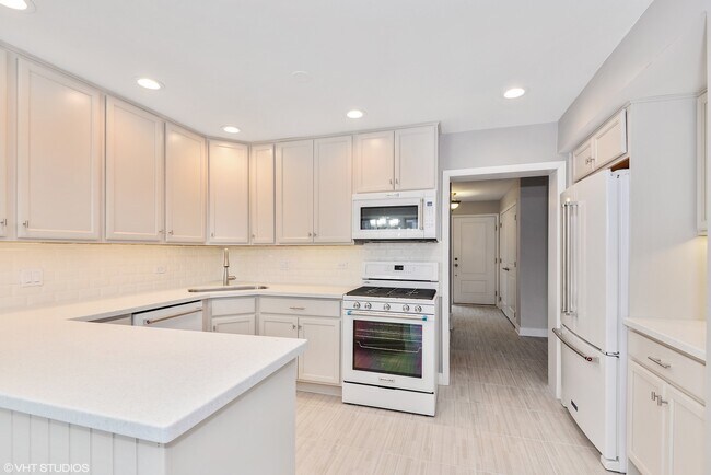 Foto del edificio - 475 Laurel Ave