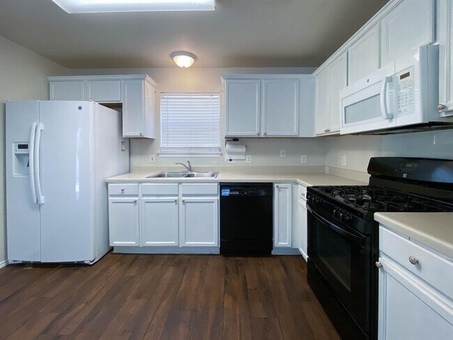 Foto del edificio - 18000 Great Basin Ave