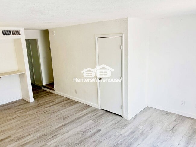 Foto del edificio - 2832 E Marconi Ave