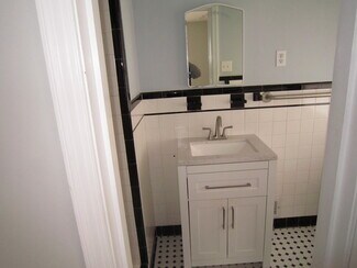 Building Photo - 7900 Cypress Pl