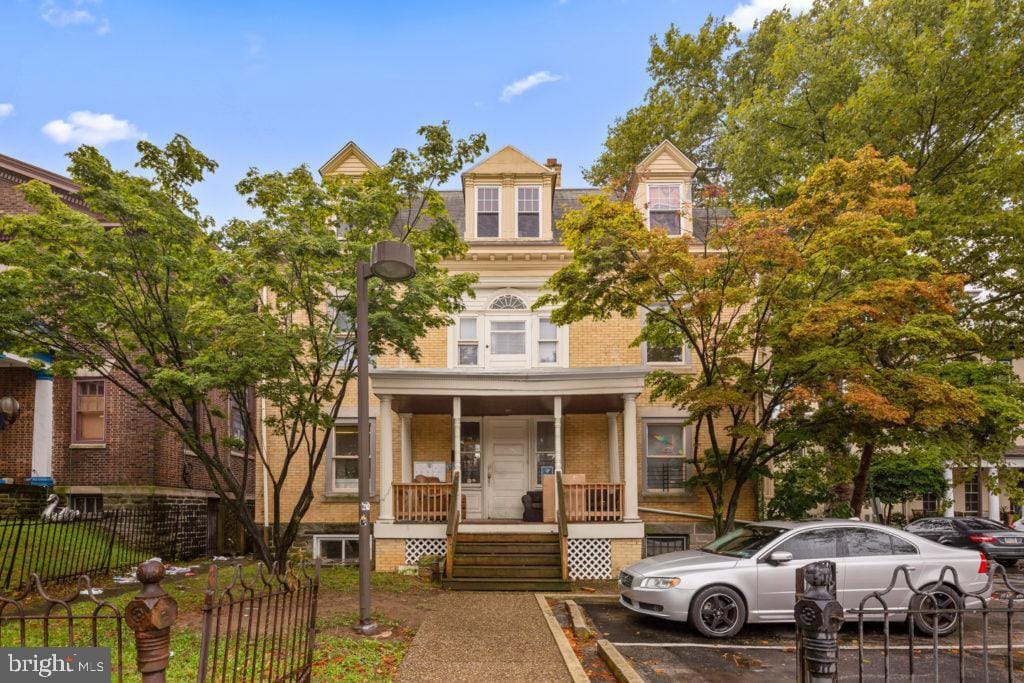 Primary Photo - 3512 Lancaster Ave