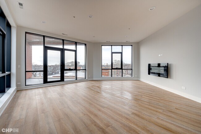 Building Photo - 3114 N Ridgeway Ave