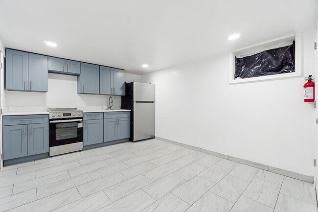 Foto del edificio - 130 Elmwood Ave