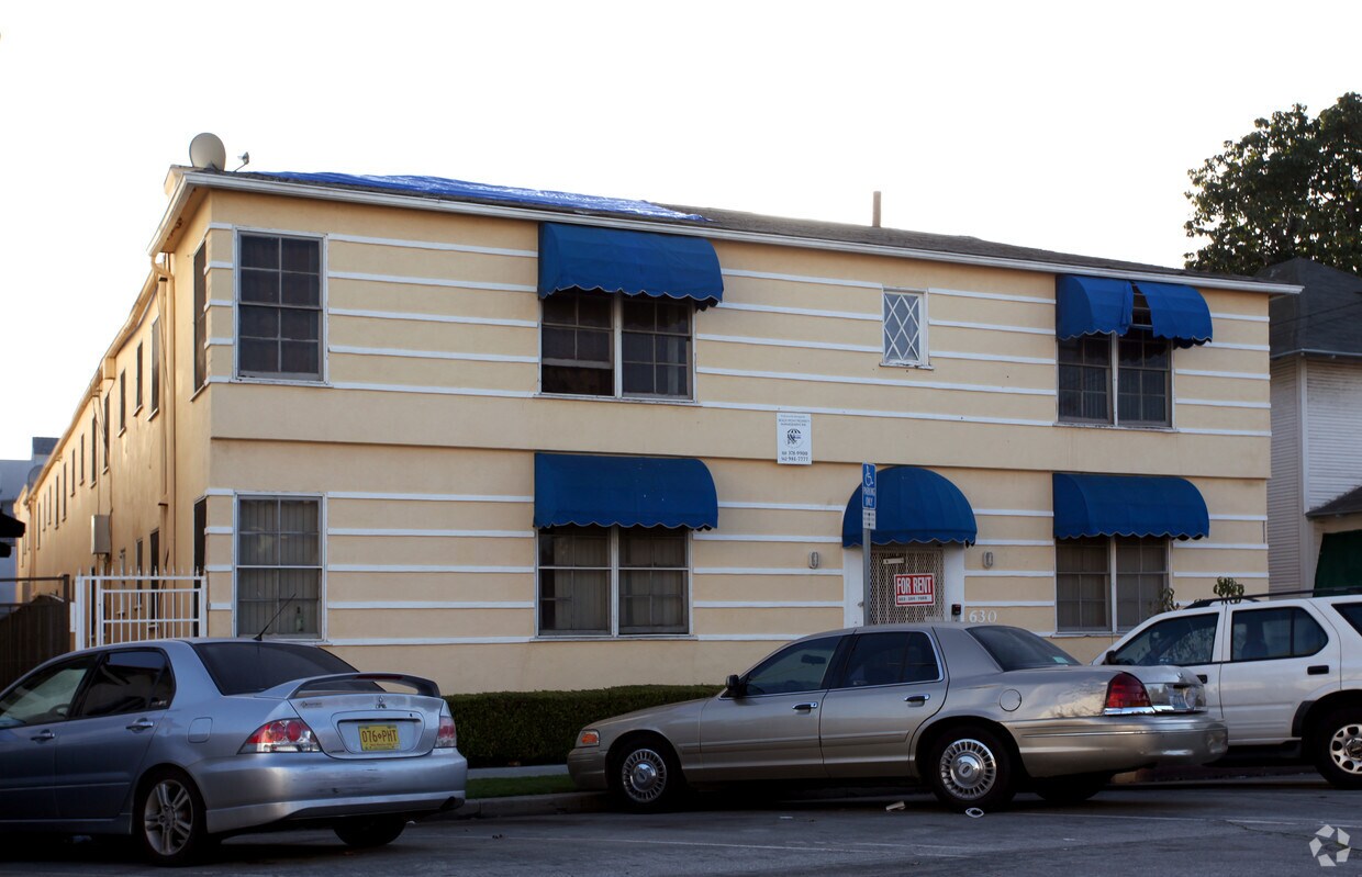 630 Cedar ¡alejado - 630 Cedar Ave