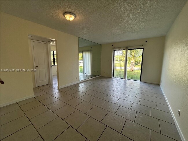 Foto del edificio - 7625 Tam Oshanter Blvd