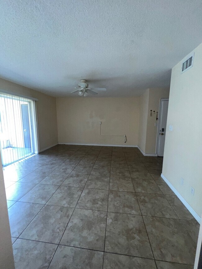 Foto del edificio - 615 N Keene Rd