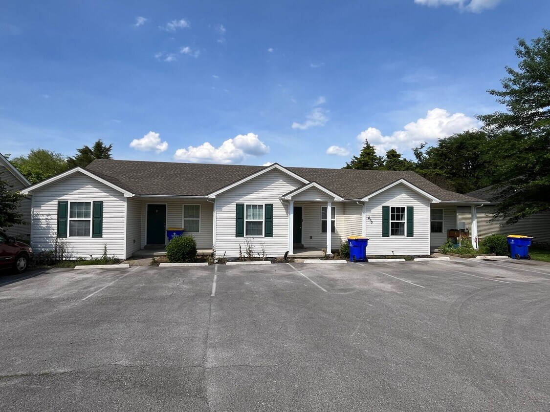 Primary Photo - Lower Stone Apartments