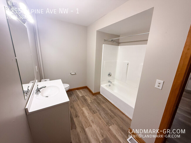 Building Photo - Spacious 2-Bed / 1-Bath – First Month Rent...