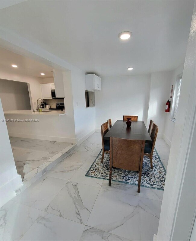 Foto del edificio - 900 SW 31st St