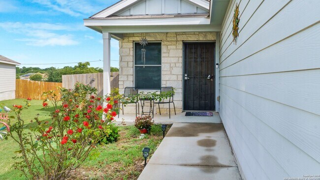 Foto del edificio - 3-BEDROOM LENNAR HOME IN NORTHEAST CROSSING