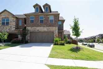 Building Photo - 2653 Jackson Dr