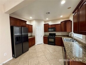 Building Photo - 6854 N Inca Jay Ct