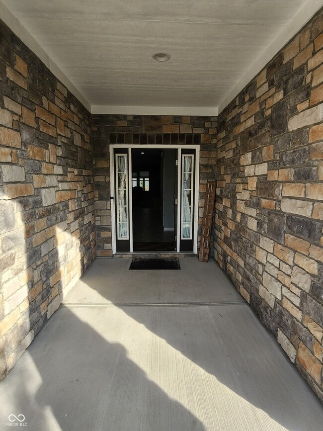 Building Photo - 15803 W Rail Dr