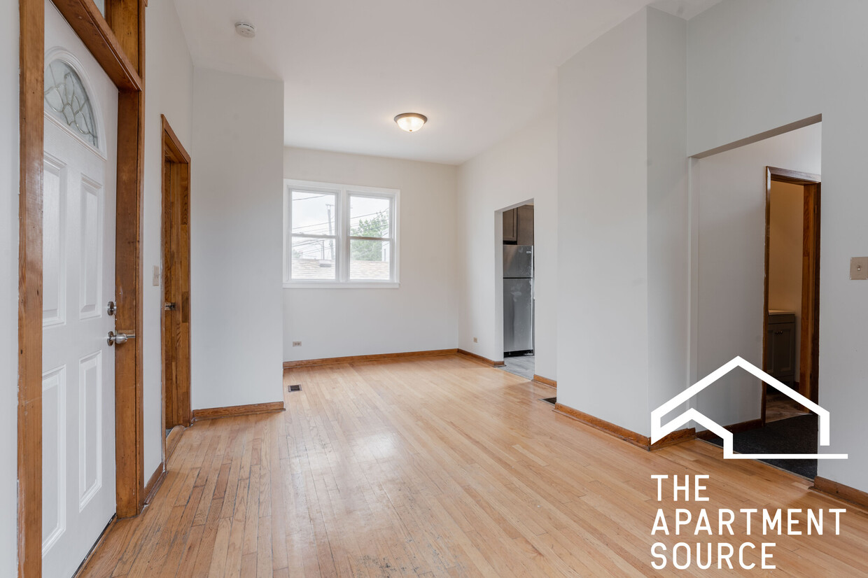 Foto principal - 1244 W Diversey Pky