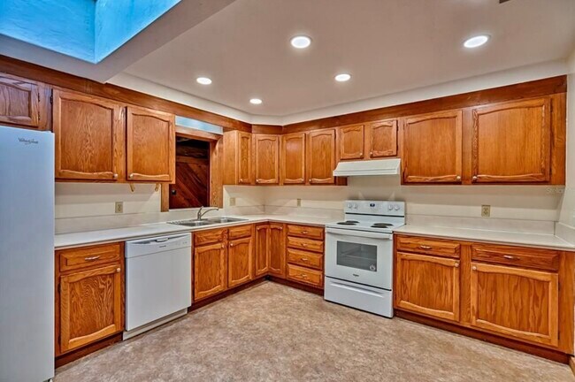 Foto del edificio - 1635 NW 7th Pl