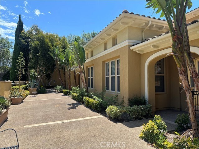 Building Photo - 130 Chantilly