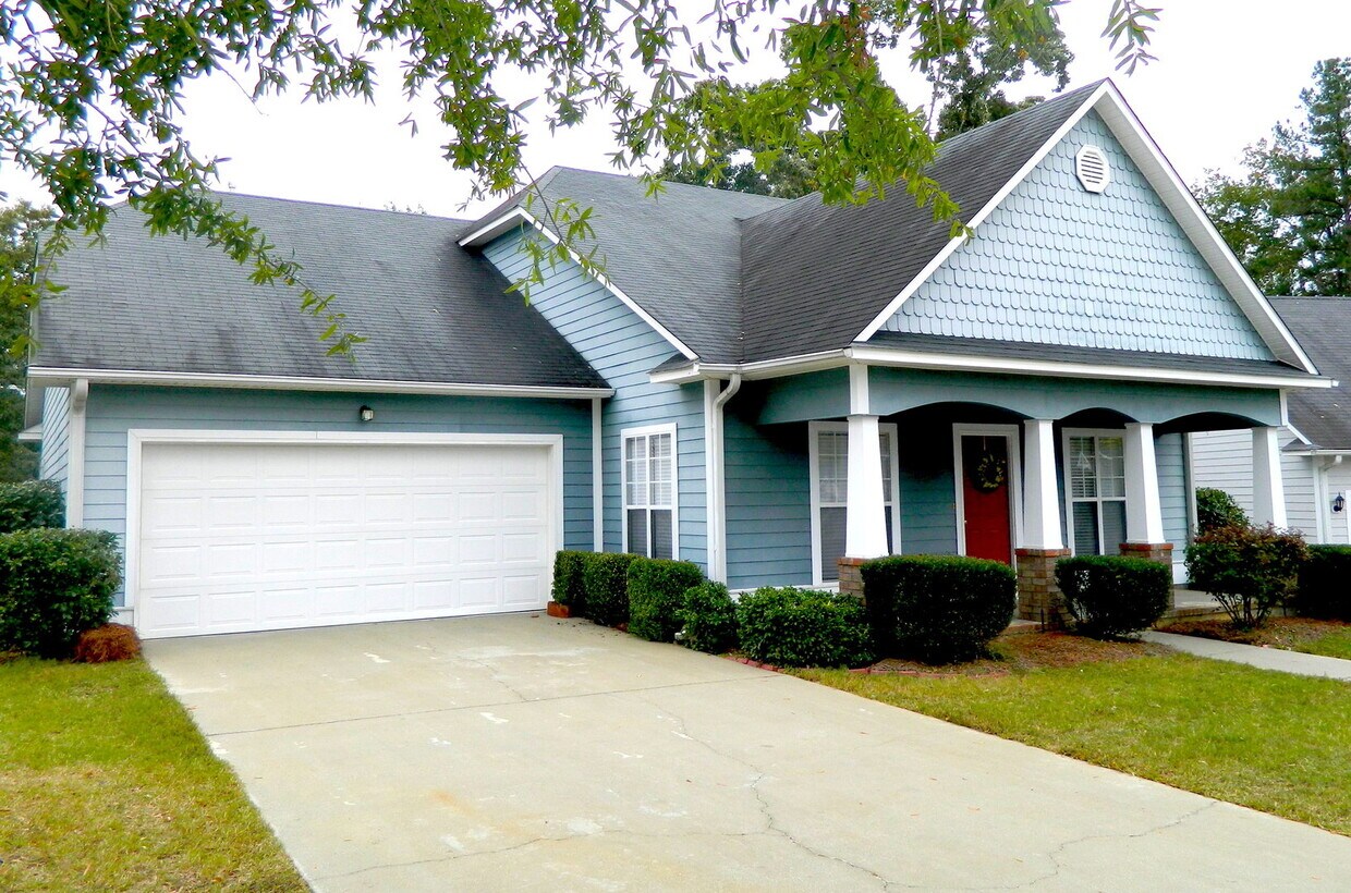 Primary Photo - 2052 Magnolia Pkwy