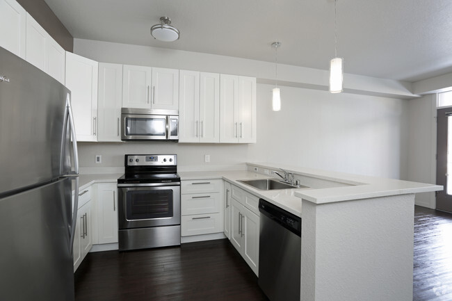 AERIE 1BD, 1BA - 611 ft² - Mariposa Apartments