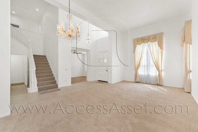 Foto del edificio - Huge 5 Bed/ 3.5 Bath Home In Desirable Gated Rancho Madera community In Temecula!