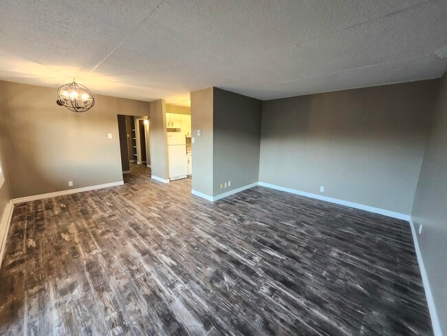 Building Photo - 411 Ellerdale St