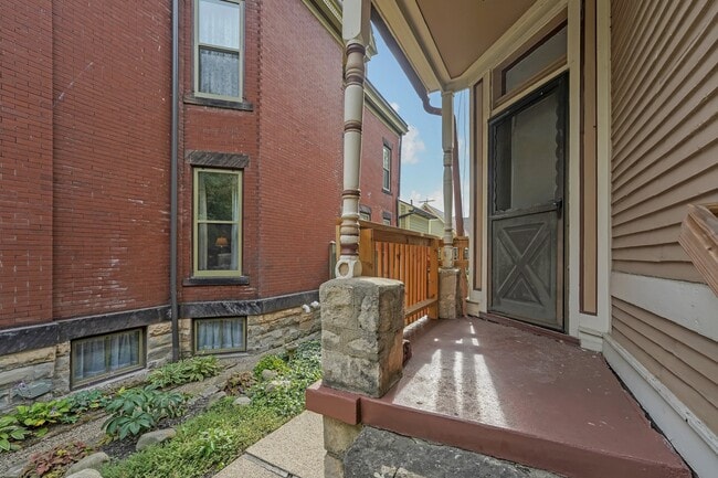 Foto del edificio - 1289 Neil Ave