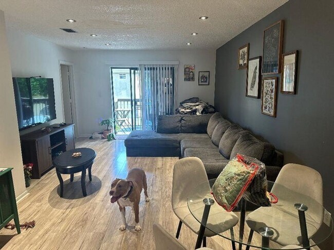 Building Photo - 6001 Shakerwood Circle 203, Tamarac, FL 33319