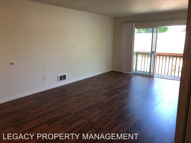 Foto del edificio - 7403 N Fessenden St