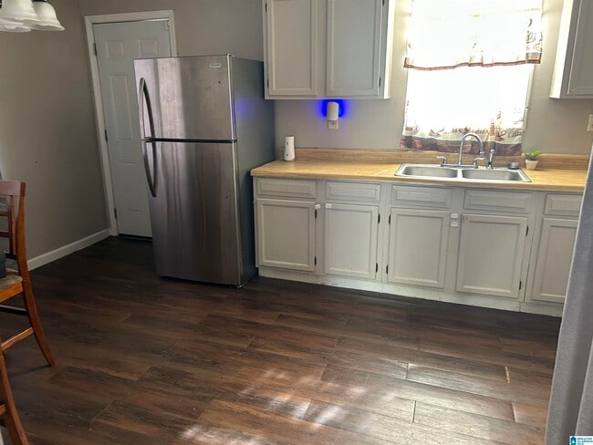 Building Photo - 179 1st St