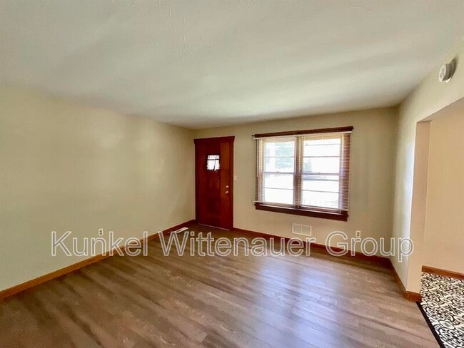 Building Photo - 546 N 40th St