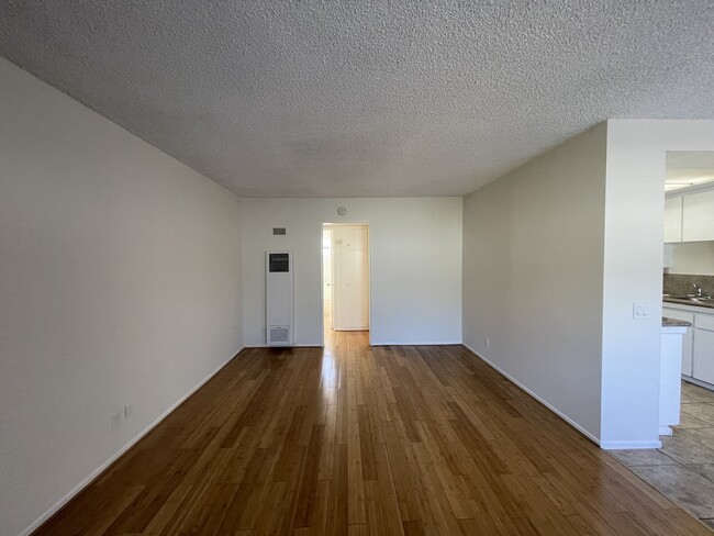 Building Photo - 44 N Roosevelt Ave