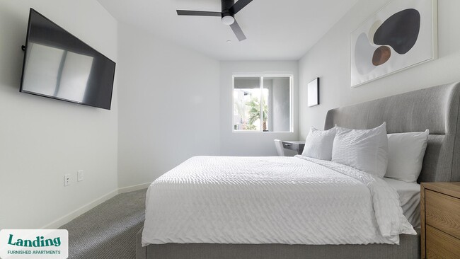 Building Photo - 9235 W Russell Rd