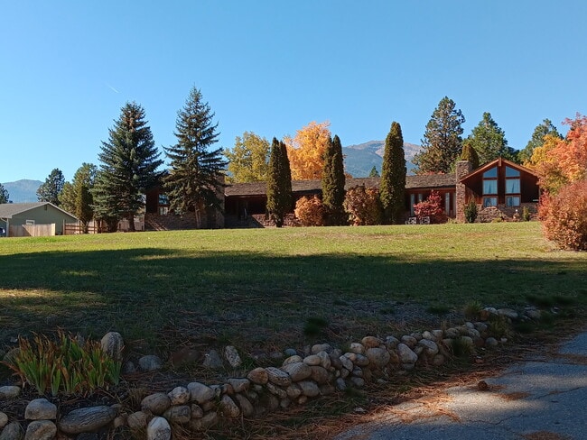 Front View of entire duplex property - 3943 Stevensville River Rd