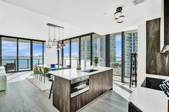 Foto del edificio - 480 NE 31st