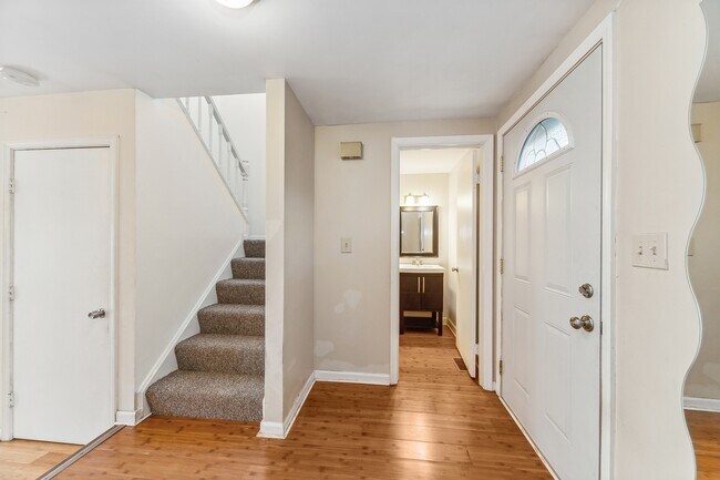 Foto del edificio - 527 Winston Ln