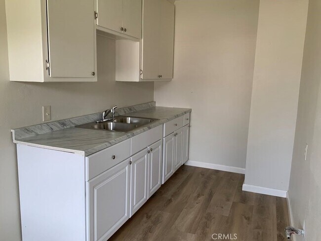 Foto del edificio - 2416 Huntington Dr