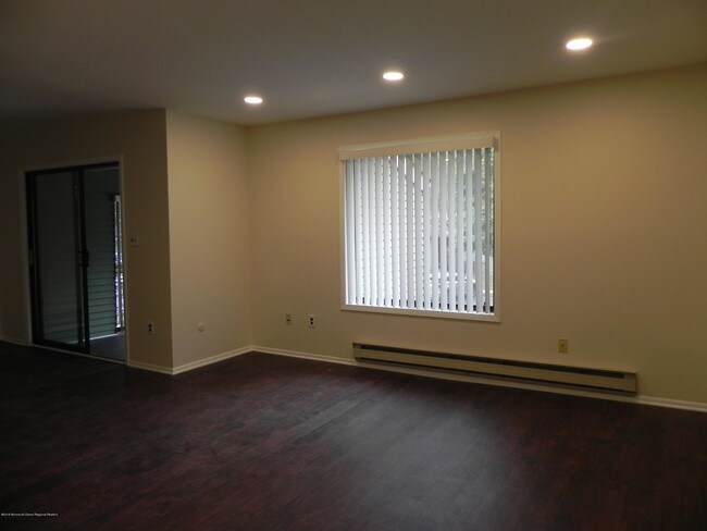 Building Photo - 224 Medford Ct