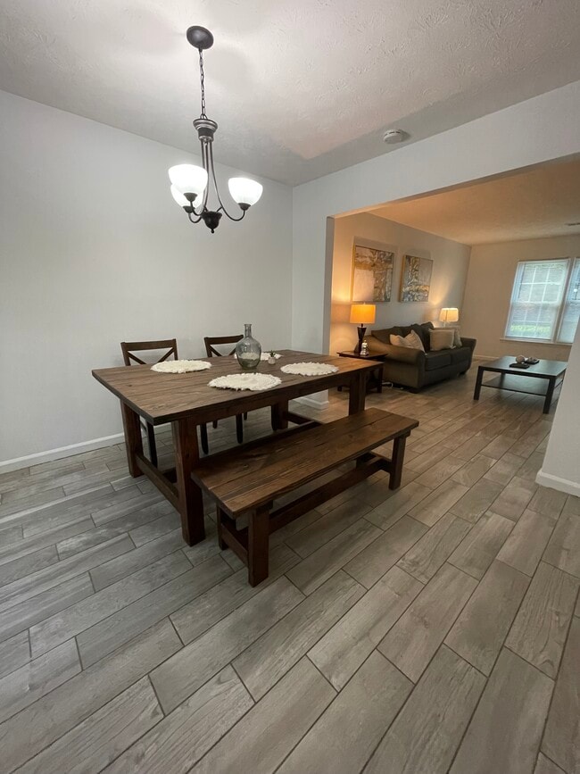Building Photo - 250 Mill Creek Pl