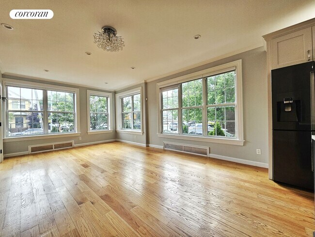 Building Photo - 435 Linden Blvd