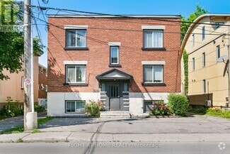Building Photo - 396-396 MacKay St