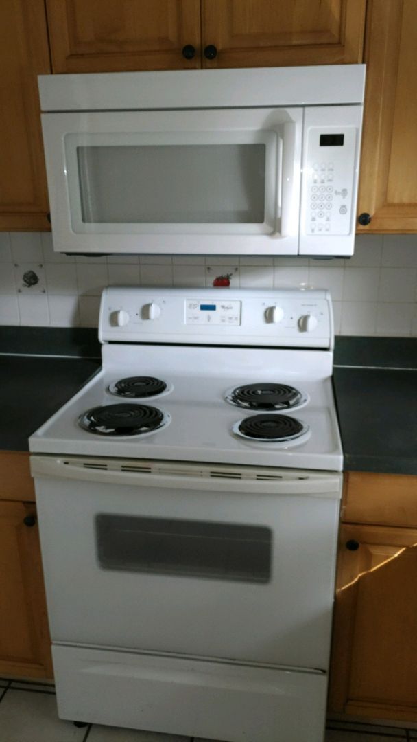 Foto del edificio - 3 Bed 1 Bath | Large Fenced Yard | Washer/...
