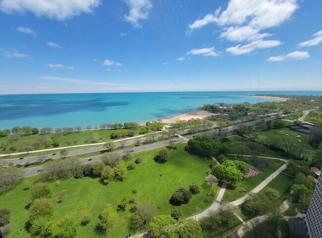 Foto del edificio - 5415 N Sheridan Rd