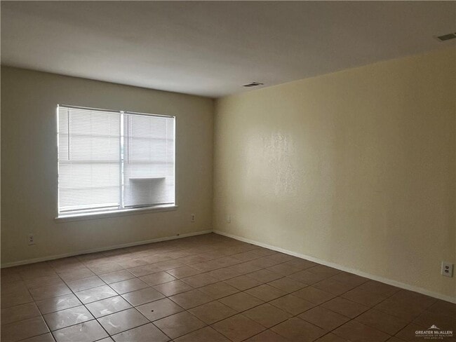 Building Photo - 7 Gastel Cir