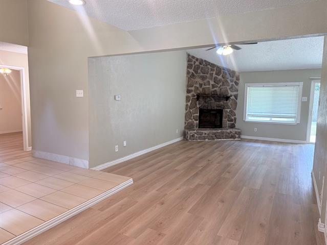 Building Photo - 2104 Sunrise Trail