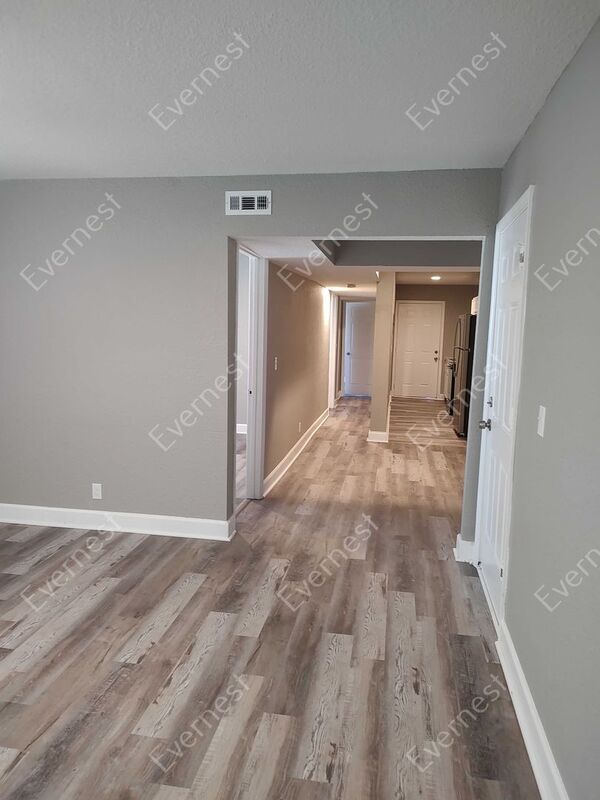 Foto del edificio - 3327 Indiana Ave