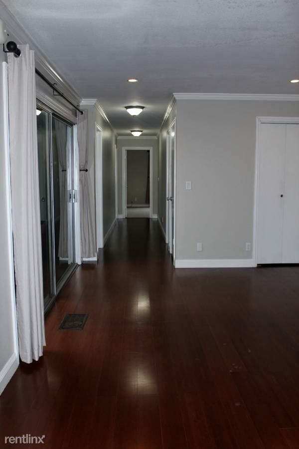 Building Photo - 2609 Sutter St