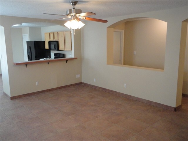 Building Photo - 4039 Cresta Park NW