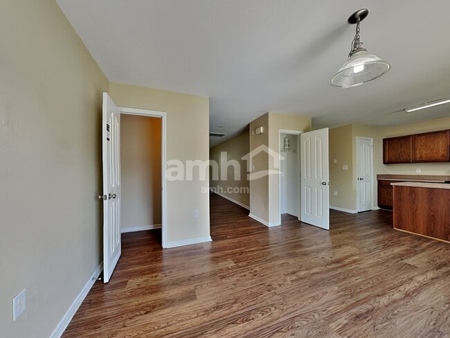 Foto del edificio - 1410 River Run Rd
